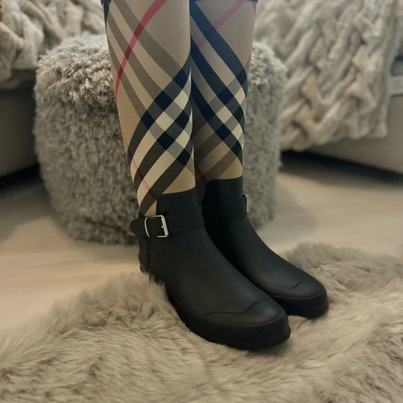 Burberry Rain Boots Sz 10 - Picture 11 of 11
